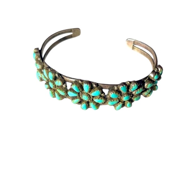 Vintage Native American Flower Cuff Bracelet of .925 and Genuine Turquoise - Picture 3 of 16